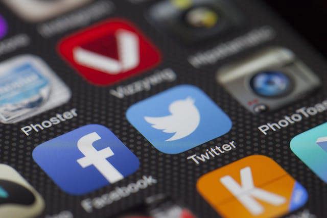 Praise for retirement line on social media