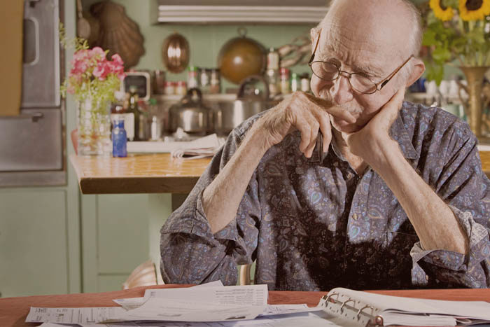 Which health and lifestyle factors qualify for an enhanced annuity?